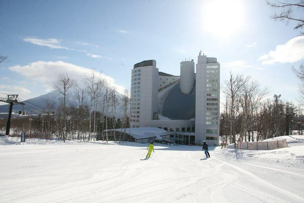 Hilton Niseko Village 5*,