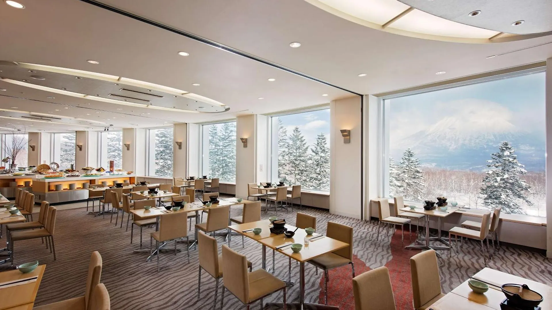 Hilton Niseko Village 5*,