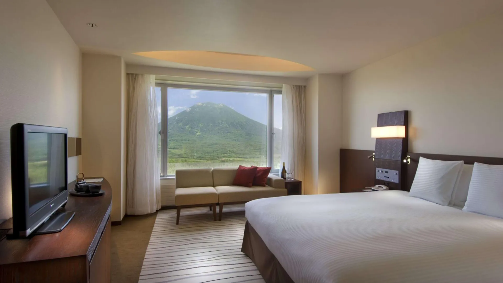 Hilton Niseko Village 5*,