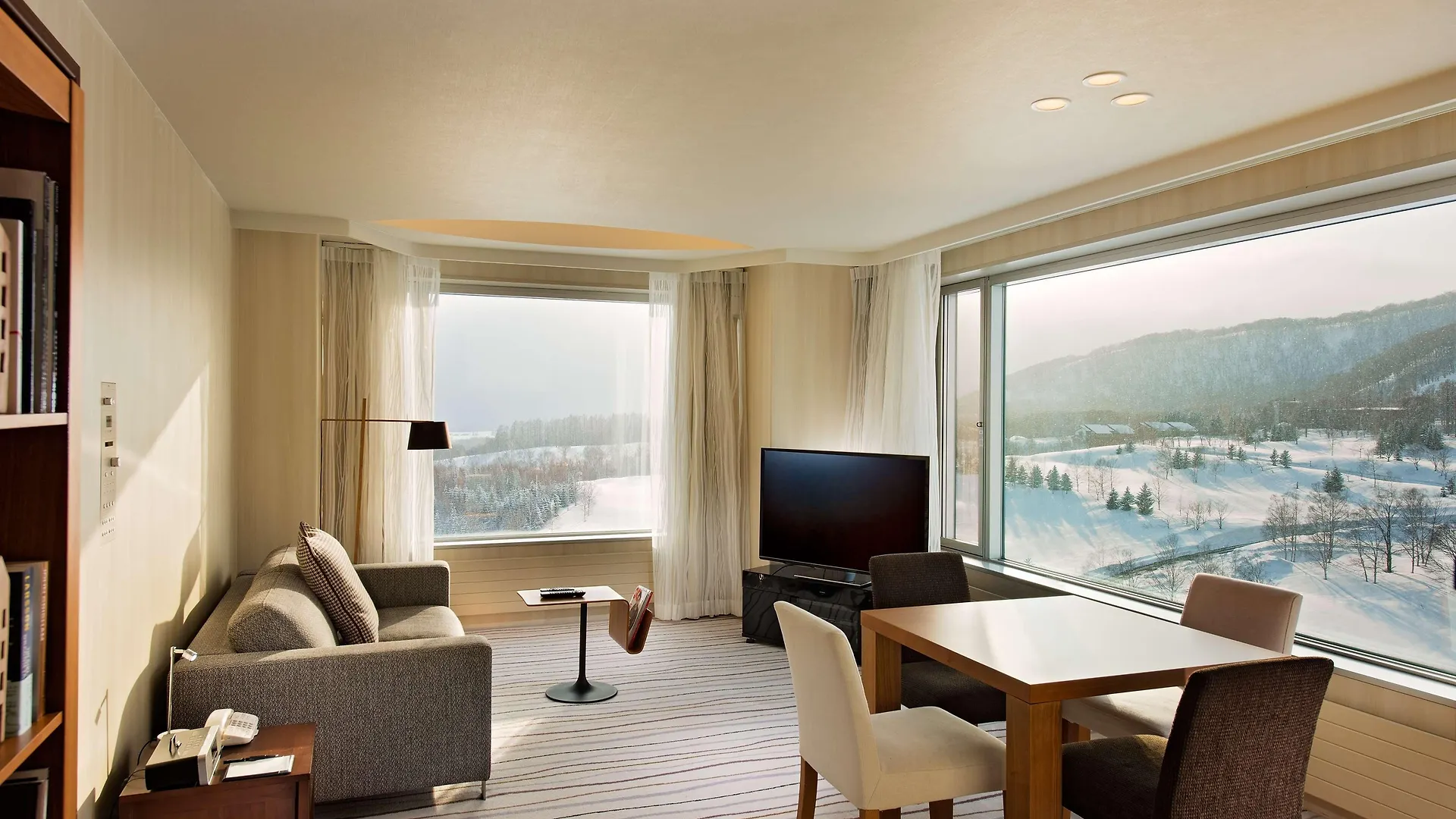 Hilton Niseko Village 5*,